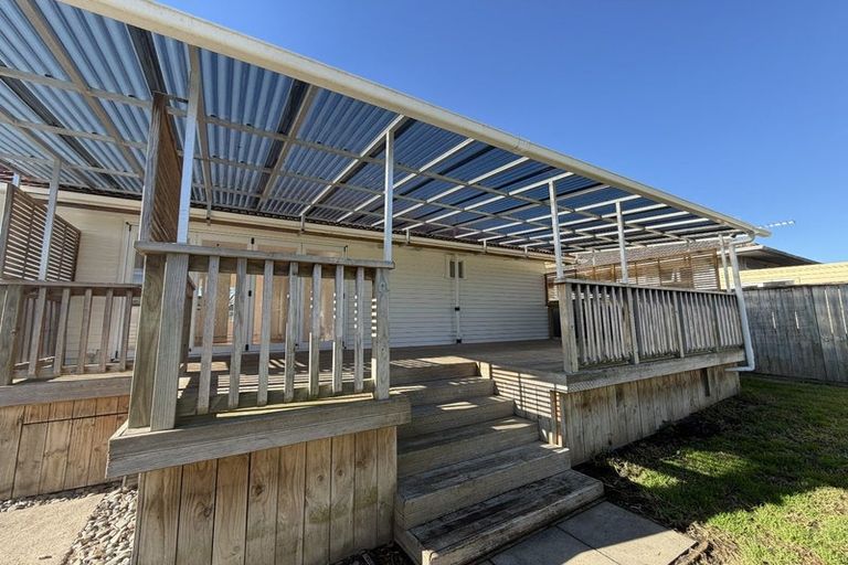 Photo of property in 18 Garelja Road, Henderson, Auckland, 0612