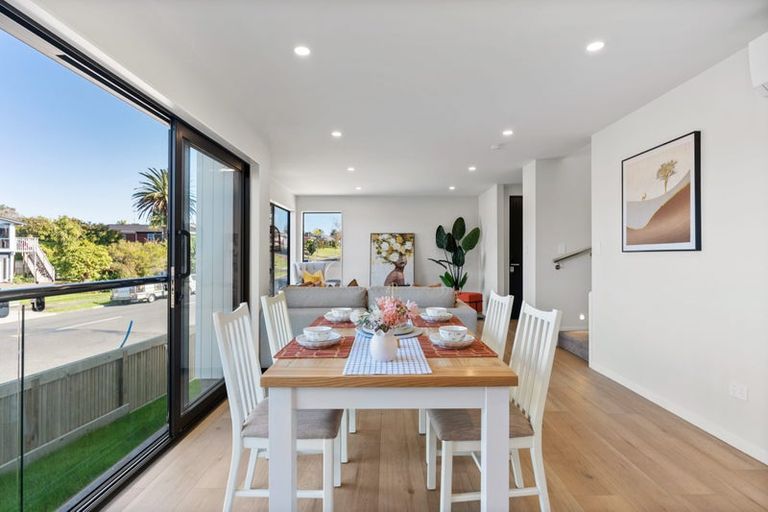 Photo of property in 16a Meadway, Sunnyhills, Auckland, 2010
