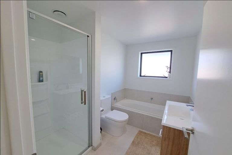 Photo of property in 10 Rehua Place, Waiwhakaiho, New Plymouth, 4312