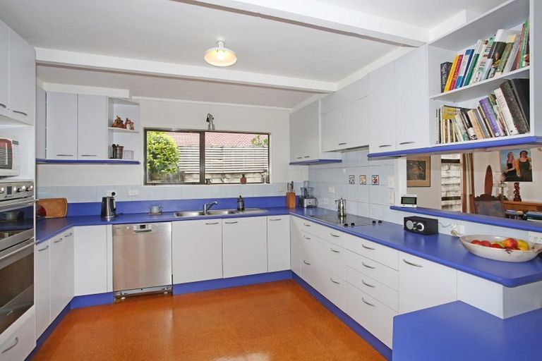 Photo of property in 5 Rushgreen Avenue, Pahurehure, Papakura, 2113