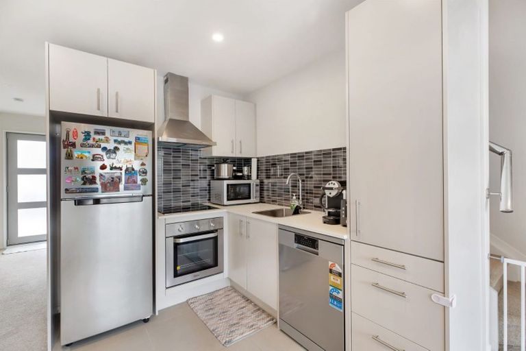 Photo of property in 33/11 Ray Small Drive, Papakura, 2110