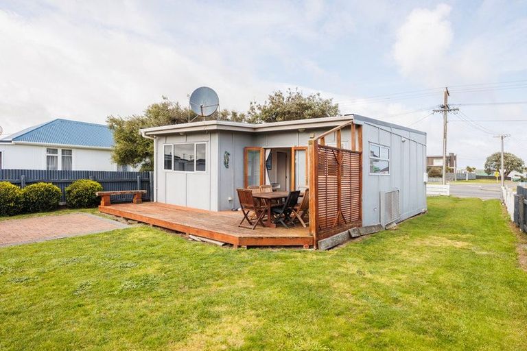 Photo of property in 133 Seabury Avenue, Foxton Beach, Foxton, 4815