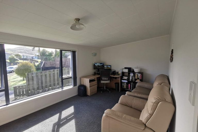 Photo of property in 6 Otira Grove, Kelson, Lower Hutt, 5010