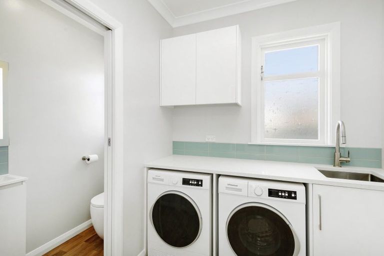 Photo of property in 98 Kilbirnie Crescent, Kilbirnie, Wellington, 6022