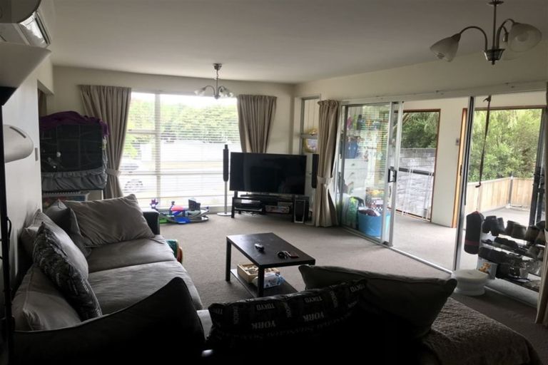 Photo of property in 74 Warren Crescent, Hillmorton, Christchurch, 8025