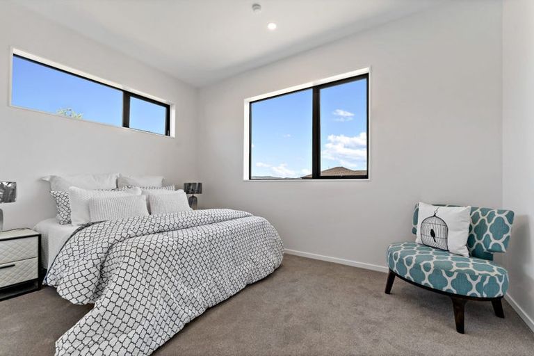 Photo of property in 20 Mara Way, Sunnyvale, Auckland, 0612