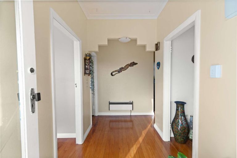 Photo of property in 33 Great North Road, Saint Johns Hill, Whanganui, 4501