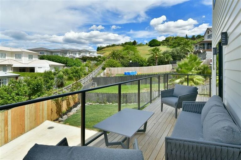 Photo of property in 61 Landmark Terrace, Orewa, 0931