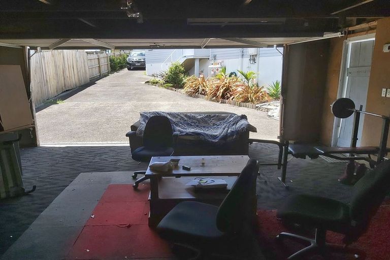 Photo of property in 4 Gregg Place, Sunnyvale, Auckland, 0612