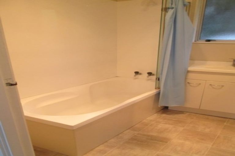 Photo of property in 118 Borich Road, Sunnyvale, Auckland, 0612