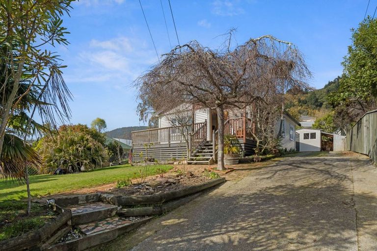 Photo of property in 65 Hampden Street, Picton, 7220