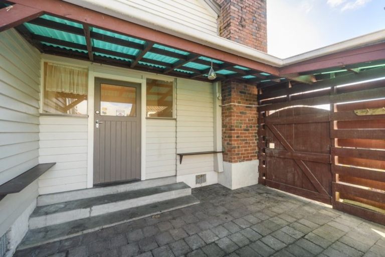 Photo of property in 6 Ihle Street, Terrace End, Palmerston North, 4410