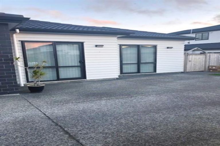 Photo of property in 15 Drumbuoy Drive, Flat Bush, Auckland, 2019