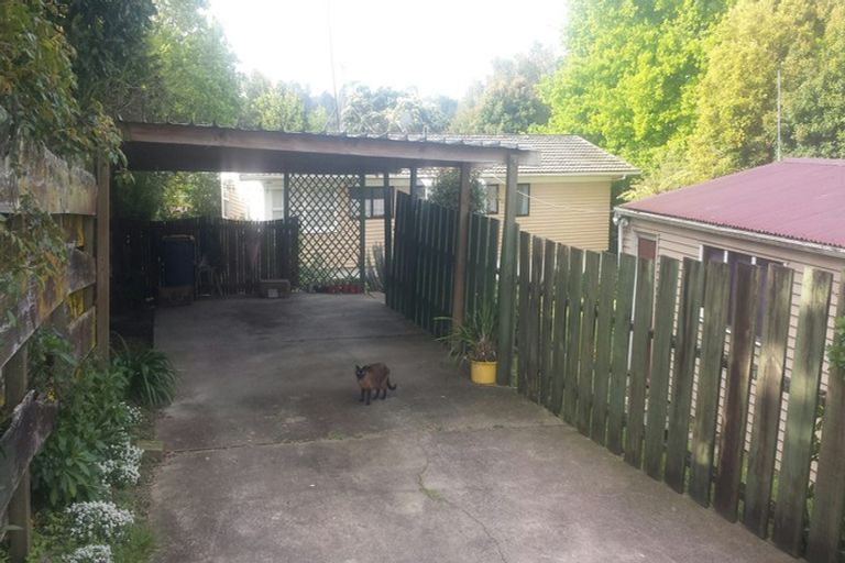 Photo of property in 21 Lincoln Park Avenue, Massey, Auckland, 0614