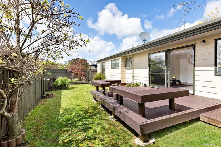 Photo of property in 1/3 Margan Avenue, New Lynn, Auckland, 0600