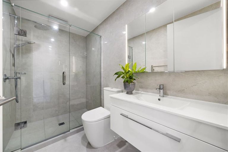 Photo of property in 70 Te Oneroa Way, Long Bay, Auckland, 0630