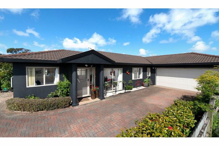 Photo of property in 11a Dawn Place, Waiuku, 2123