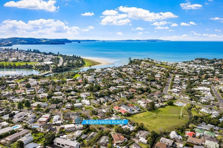 Photo of property in 6 Quo Vadis Place, Red Beach, 0932