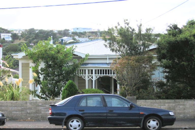 Photo of property in 9 Derwent Street, Island Bay, Wellington, 6023