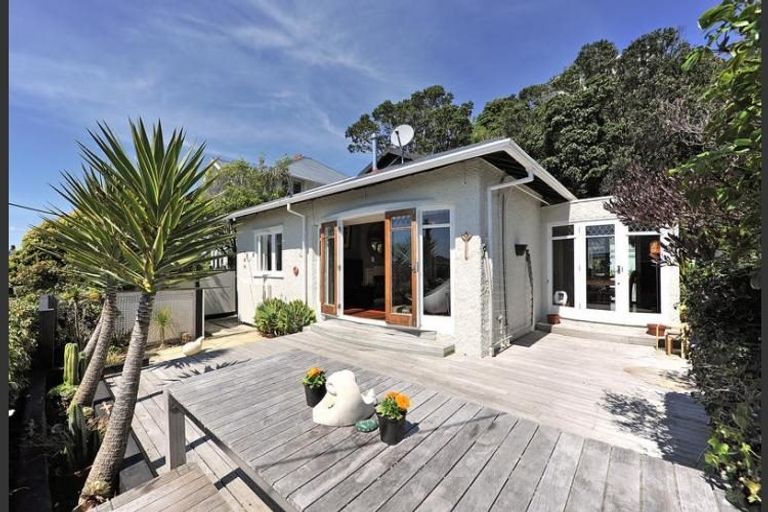 Photo of property in 10 Brooklyn Terrace, Brooklyn, Wellington, 6021