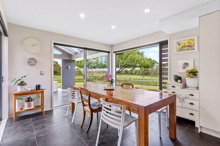 Photo of property in 842a South Head Road, South Head, Helensville, 0874