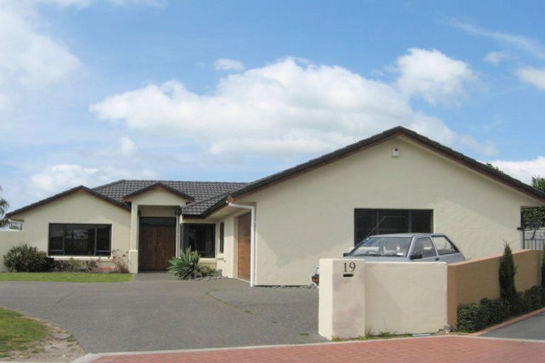 Photo of property in 19 Saint Clair Place, Papamoa Beach, Papamoa, 3118