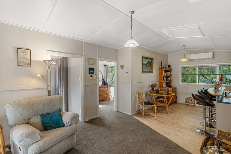 Photo of property in 23 Holton Road, Amberley, 7481