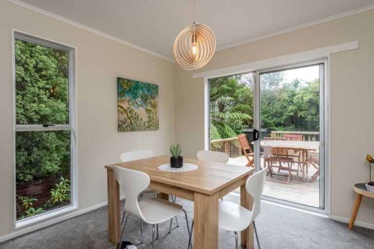 Photo of property in 15 Westhaven Drive, Tawa, Wellington, 5028