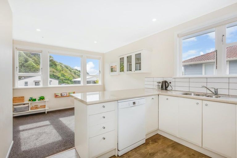 Photo of property in 89 Rangituhi Crescent, Takapuwahia, Porirua, 5022