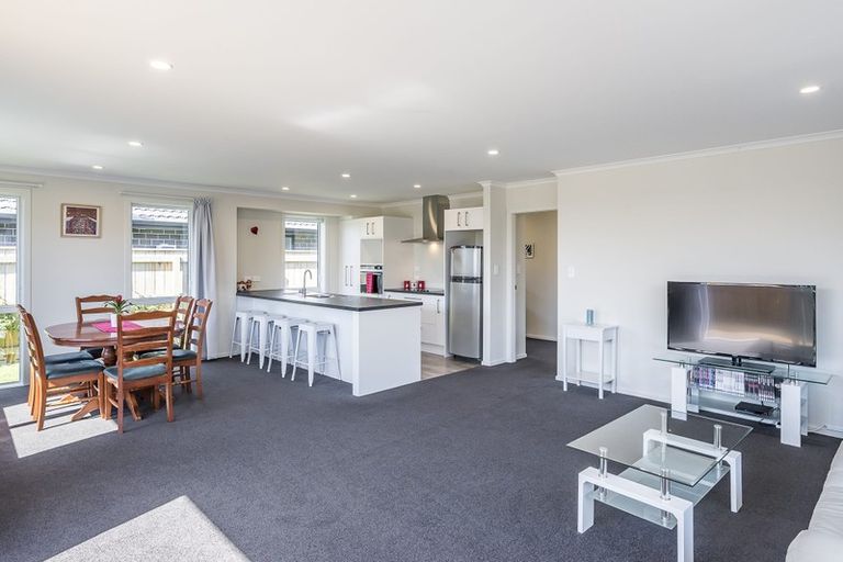 Photo of property in 10 Tapuhikura Street, Waikanae, 5036