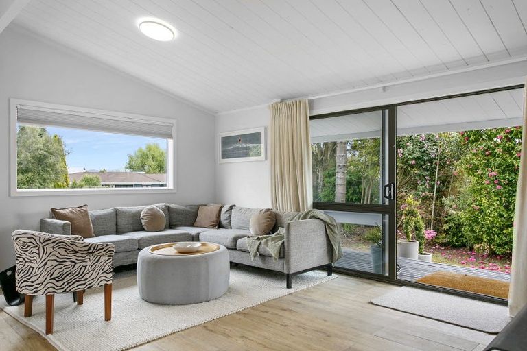 Photo of property in 4 Kathleen Place, Rainbow Point, Taupo, 3330