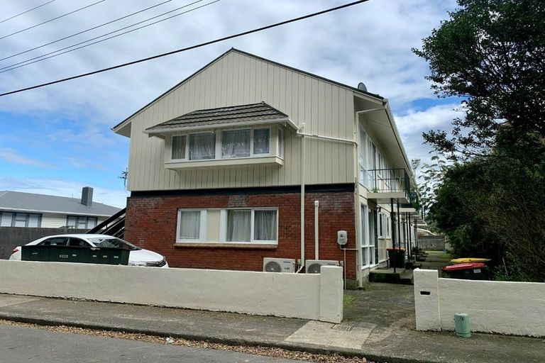 Photo of property in 2/12 Trevethick Grove, Woburn, Lower Hutt, 5010