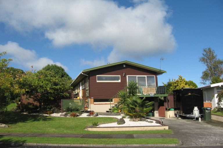 Photo of property in 5 Downsview Road, Pakuranga Heights, Auckland, 2010