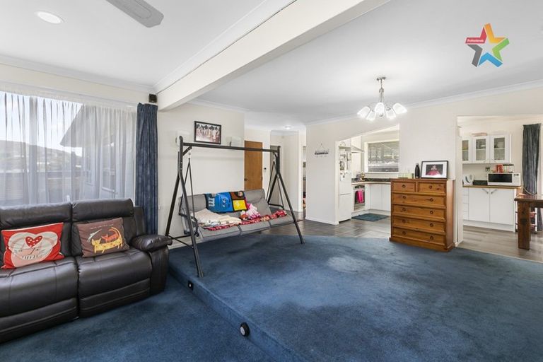 Photo of property in 4 Mossburn Grove, Kelson, Lower Hutt, 5010