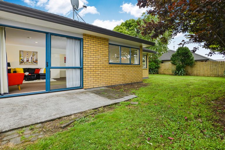 Photo of property in 41 Manuroa Road, Takanini, 2112