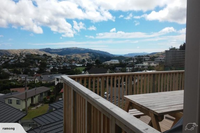 Photo of property in 104a Glanmire Road, Newlands, Wellington, 6037