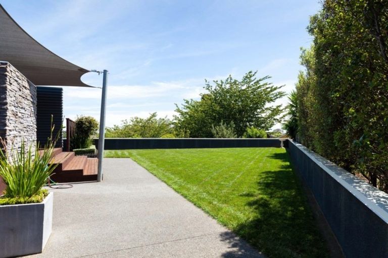 Photo of property in 12 Margaret Place, Merrilands, New Plymouth, 4312