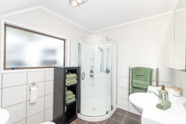 Photo of property in 11 Johnswood Grove, Clouston Park, Upper Hutt, 5018