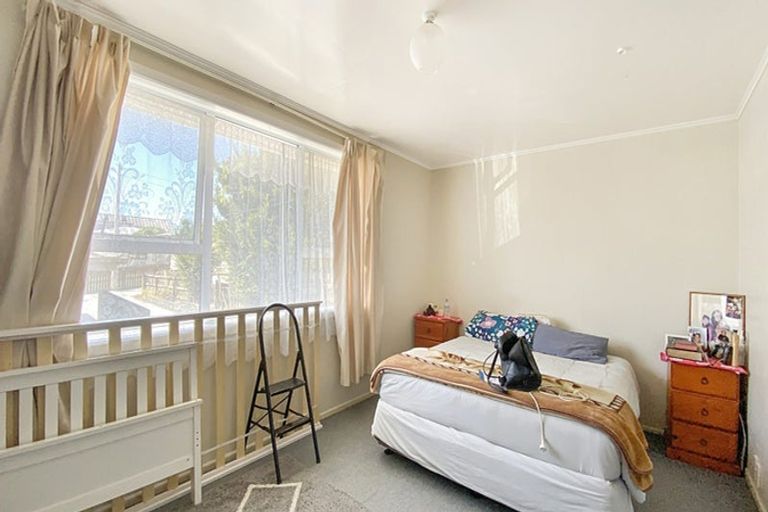 Photo of property in 27 Olive Crescent, Papatoetoe, Auckland, 2025