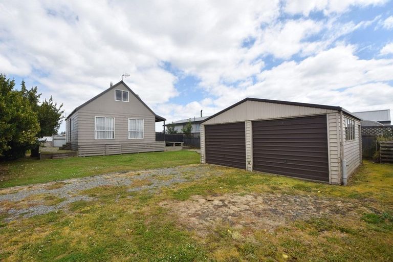 Photo of property in 1 O'byrne Street, Waikiwi, Invercargill, 9810