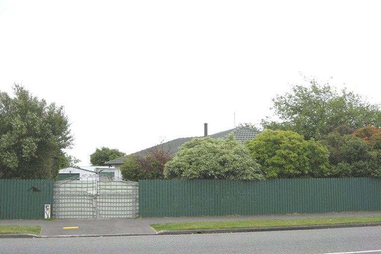 Photo of property in 24 Queenspark Drive, Parklands, Christchurch, 8083