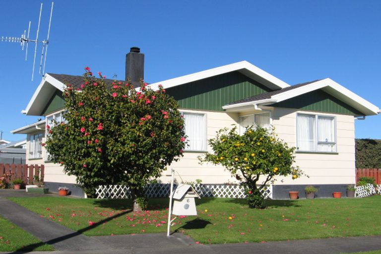 Photo of property in 6 Rutland Place, Milson, Palmerston North, 4414