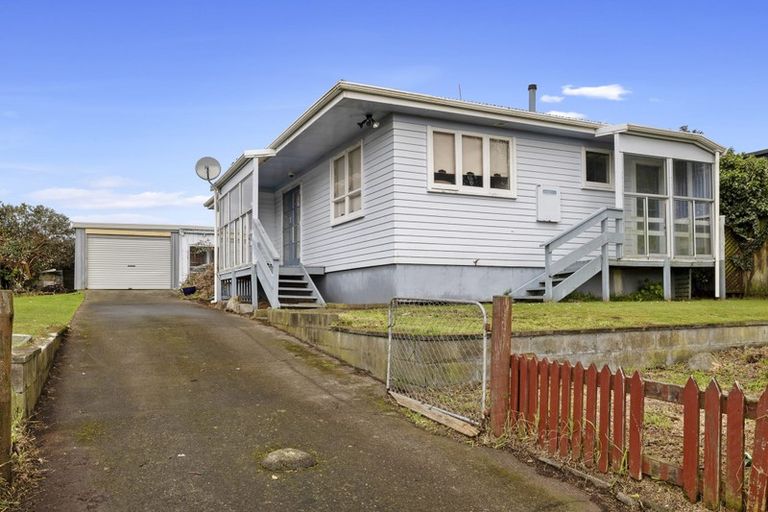 Photo of property in 44 Clifton Drive, Waitara, 4320