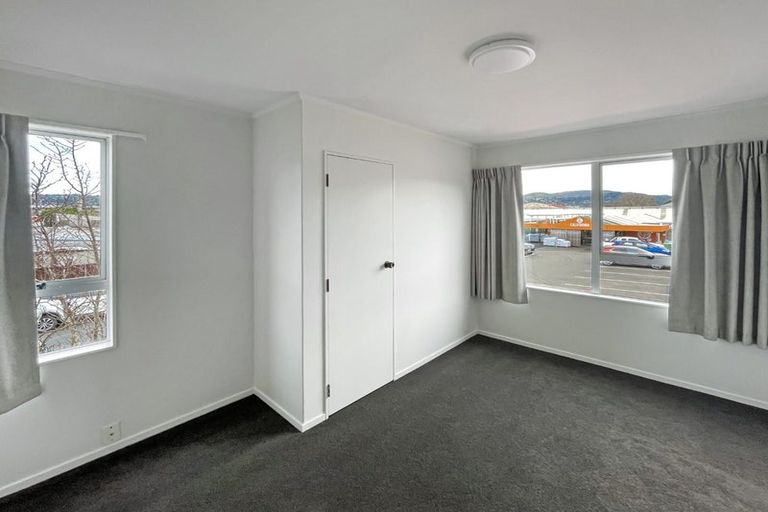 Photo of property in 6a Flock Grove, Fairfield, Lower Hutt, 5011