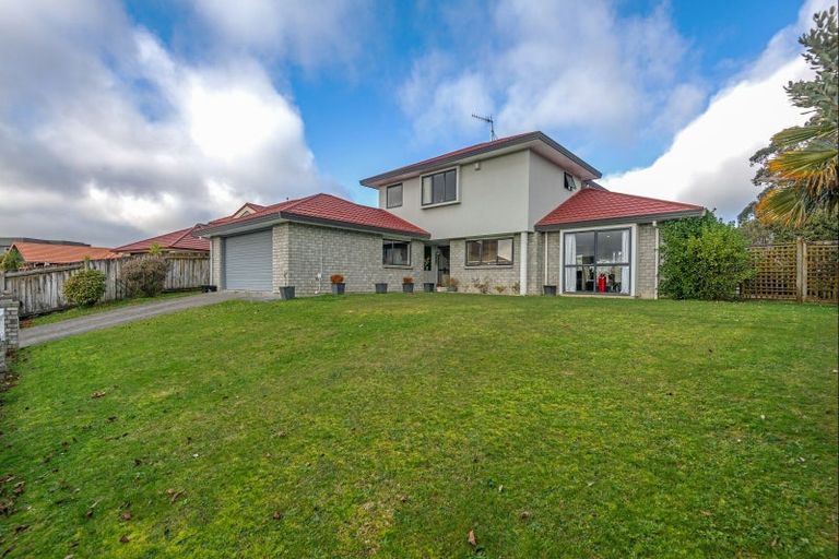 Photo of property in 100 Pacific Drive, Fitzherbert, Palmerston North, 4410