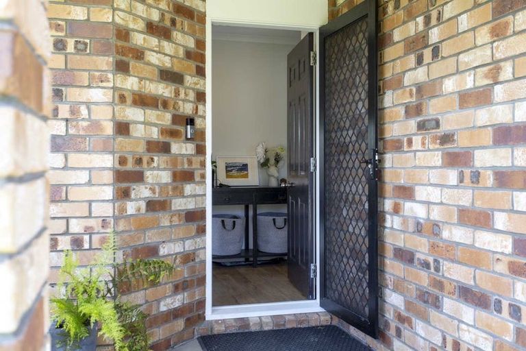 Photo of property in 59 Cabeleigh Drive, Helensville, 0800