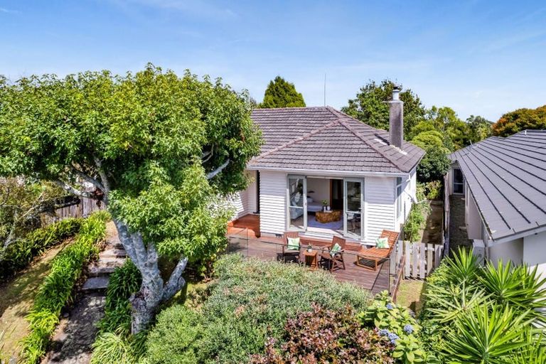 Photo of property in 86 Mangorei Road, Strandon, New Plymouth, 4312