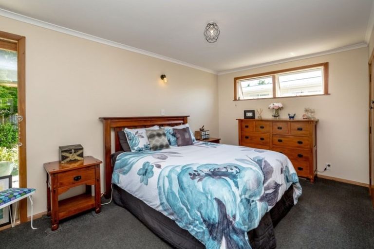 Photo of property in 9 Card Crescent, Featherston, 5710