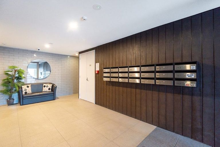 Photo of property in Norfolk Apartments, 305/19 Bute Road, Browns Bay, Auckland, 0630