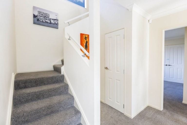 Photo of property in 24 Mount Marua Way, Timberlea, Upper Hutt, 5018